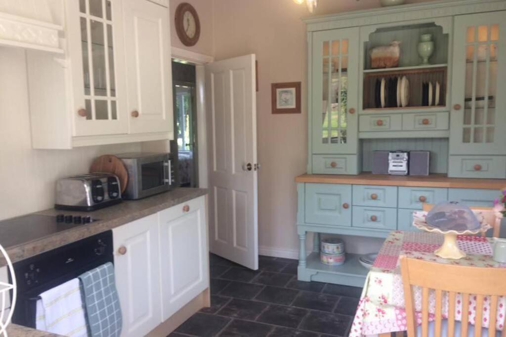 Rhubarb Cottage เอนนิสคิลเลน ภายนอก รูปภาพ
