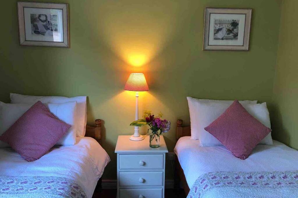 Rhubarb Cottage เอนนิสคิลเลน ภายนอก รูปภาพ